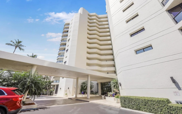 Cozy Beachfront Getaway With Pool and spa