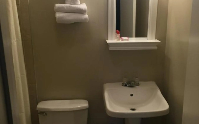Scottish Inn and Suites