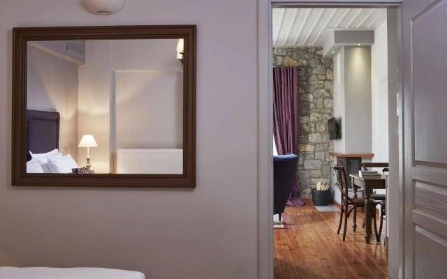 Nefeles Mainalon Luxury Residences & Lounge