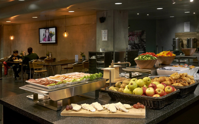 CABINN Metro Hotel
