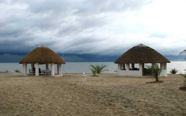 Fish Eagle Bay Lodge