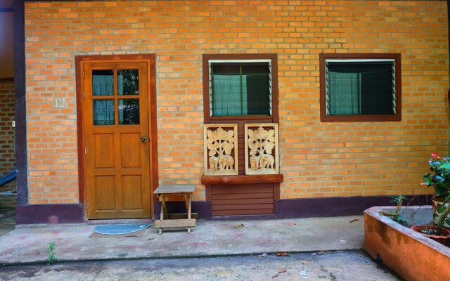 Malee's Nature Lovers Bungalows