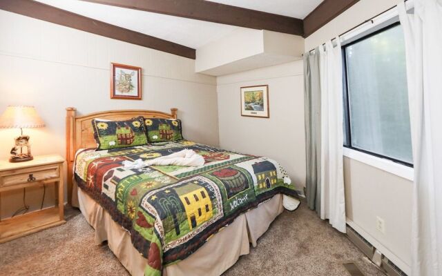 1429 Zurich Rd Chalet