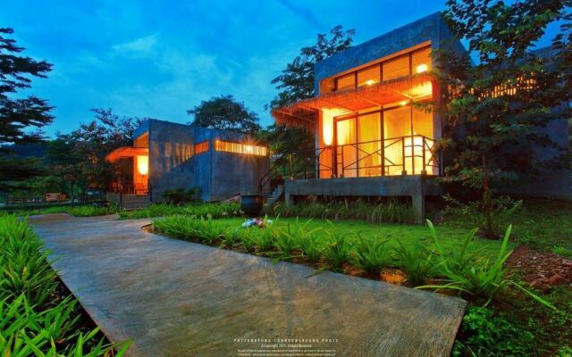 Twelve Oclock Resort