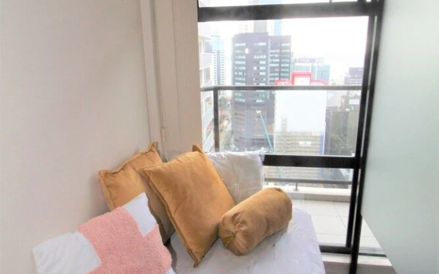 Unbeatable Central Apt next to Queen 22H