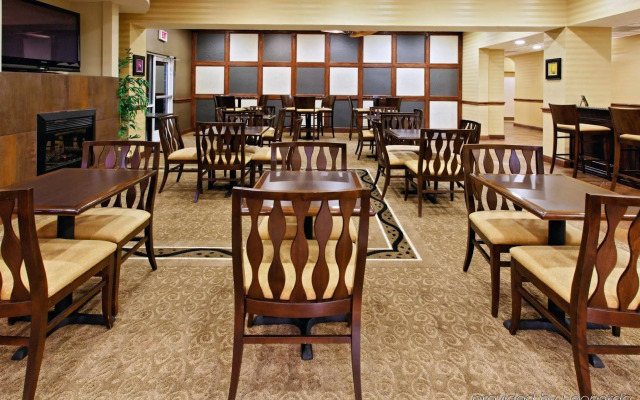 Holiday Inn Express Hotel & Suites Cleburne by IHG