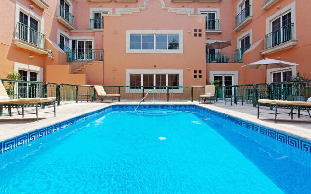 Holiday Inn Express Monterrey Galerias by IHG