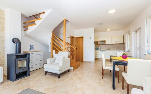 Amazing Home in Banjol With Wifi and 3 Bedrooms