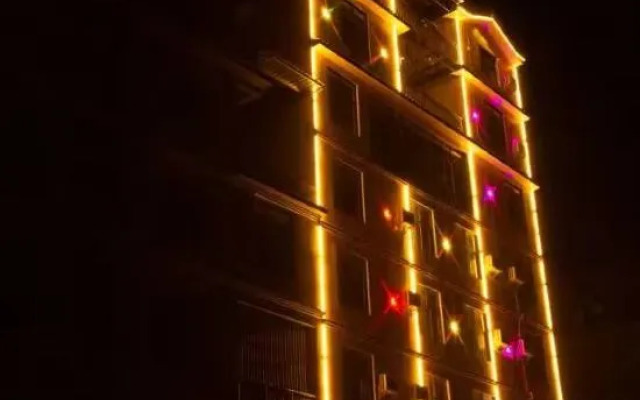 Luoping Dongsheng Holiday Hotel