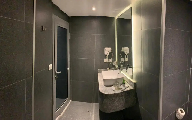 SAS RTL Hotel