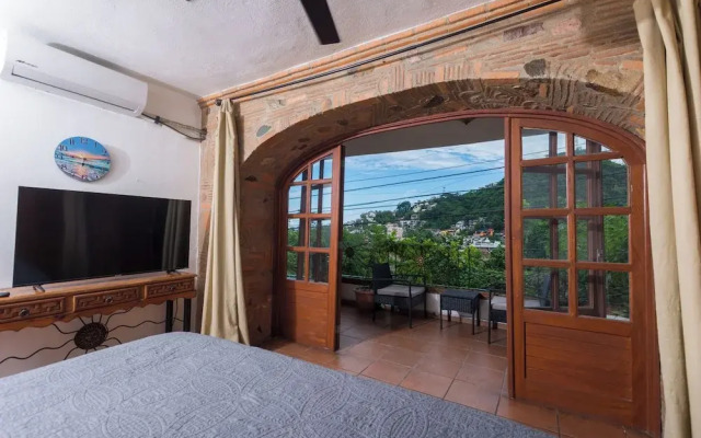 Charming 2BR Romantic Zone Private Pool