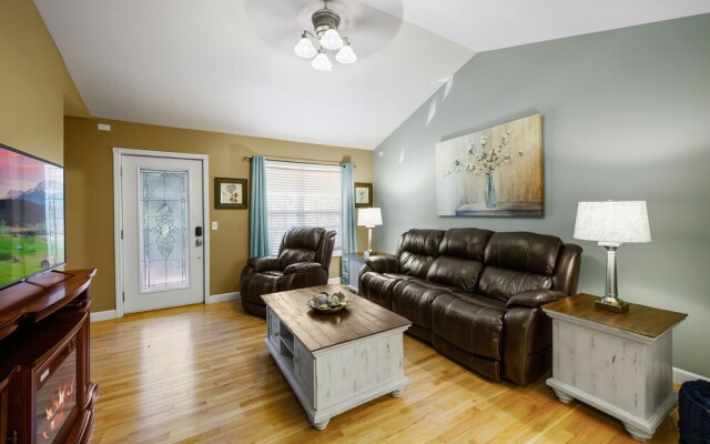 Bradley Bungalow Sleeps 11 Sevierville