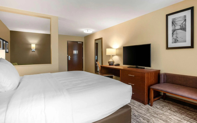 Comfort Inn and Suites Ames near ISU Campus