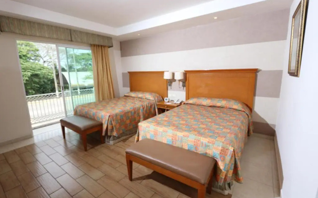 Hotel Meson De La Rivera