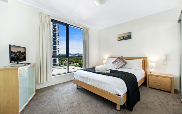 Broadbeach on the Park 2 Bedroom Apartment