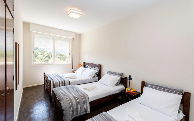 Incrível Vista com 4 Quartos e Lareira