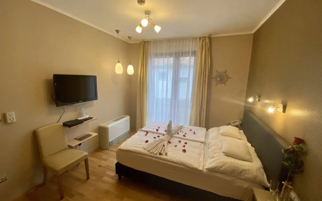 Royal Mediterran Hotel