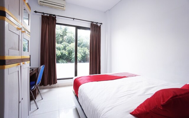 OYO 2566 Putri Kesia Rooms