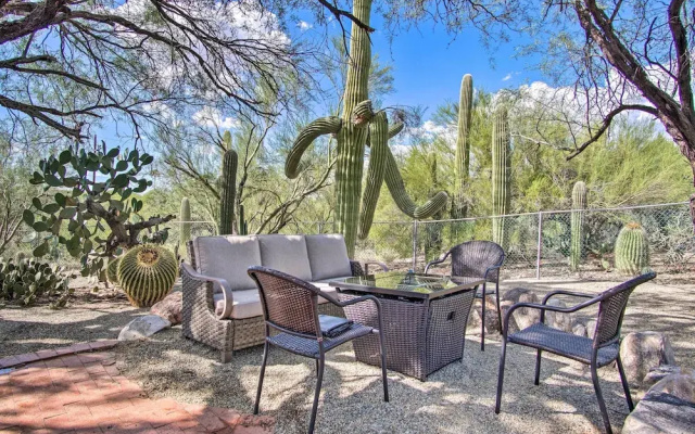 Tucson Foothills Private Estate w/ Mtn Views!