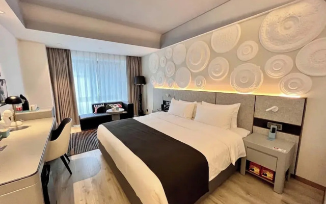Shanghai Lujiazui Area BaBaiBan LANOU Hotel