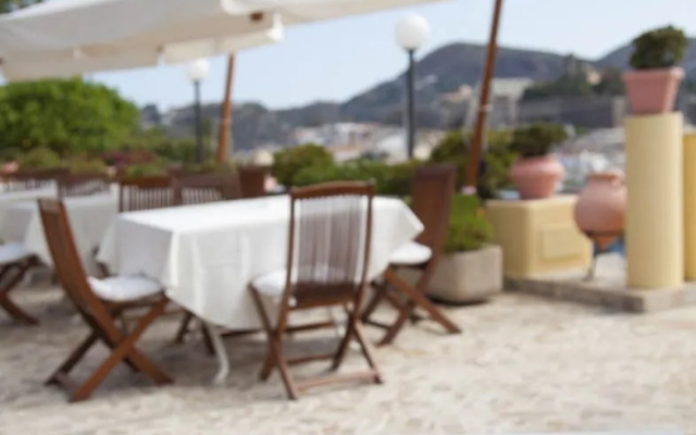 Hotel Tritone