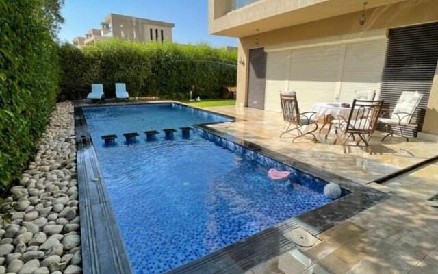 standalone villa New Giza with pool