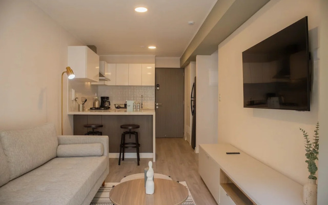 w Wonderful 1BR w Balcony in Miraflores