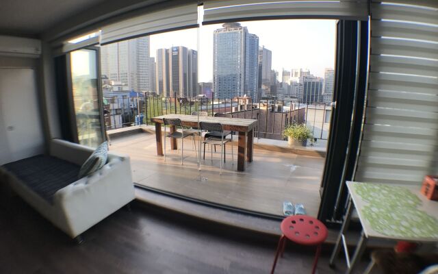 Myeongdong Artmonstay Guesthouse