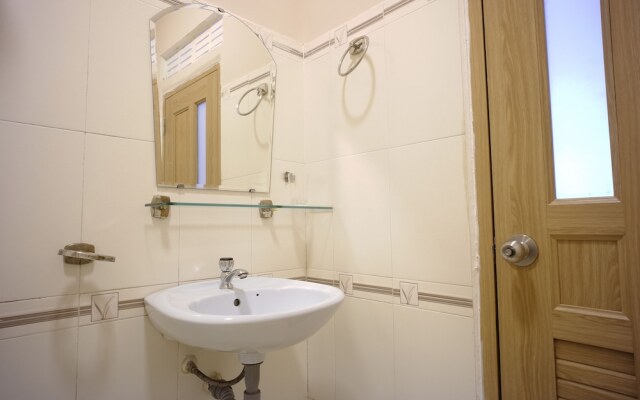 OYO 987 Thanh Thanh Nhan Hotel