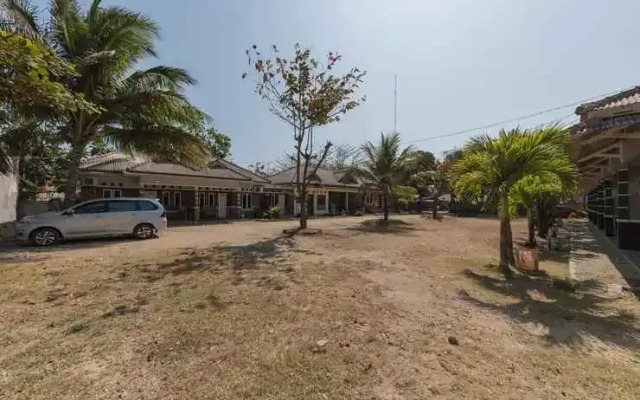 RedDoorz near Pantai Ujung Genteng