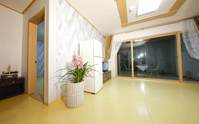 Yeongheung-do Lumiere Pension