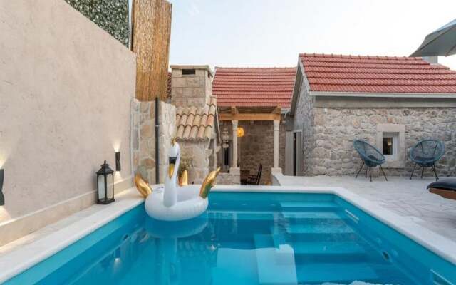 House of Nice Memories