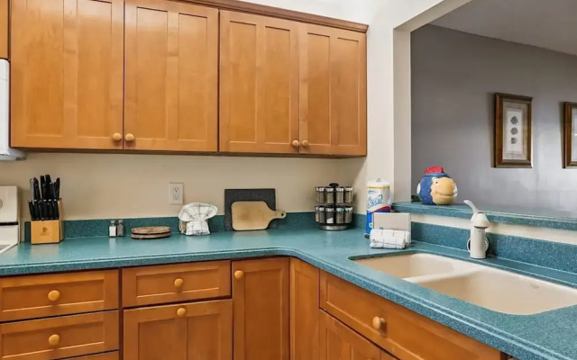 Ocean View 3BR Condo-amenities Free Tix
