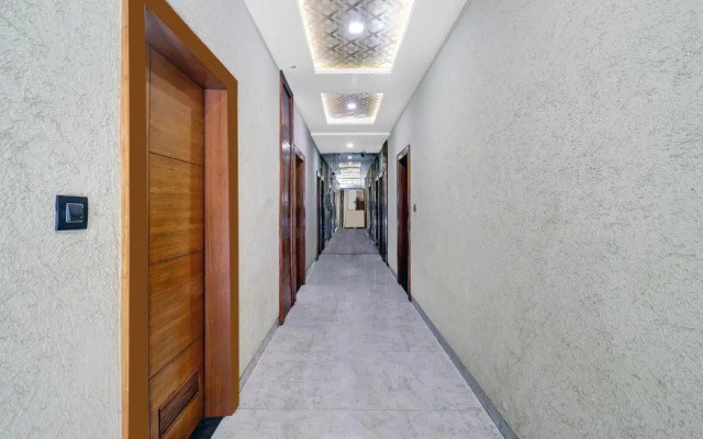 Itsy Hotels Anjali Mahal 500, Mtrs From Mathura Railway Station