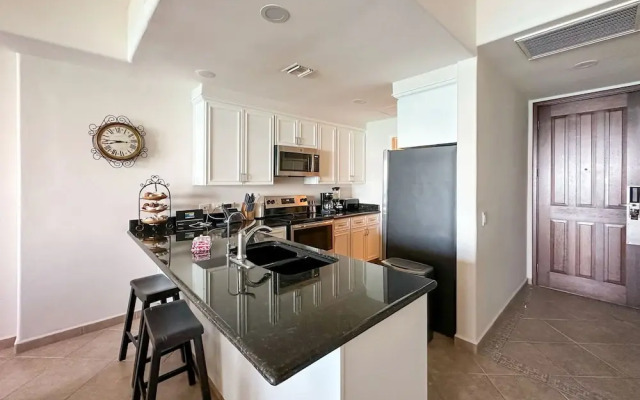 Beach Bliss Retreat 2BR Beachfront Condo