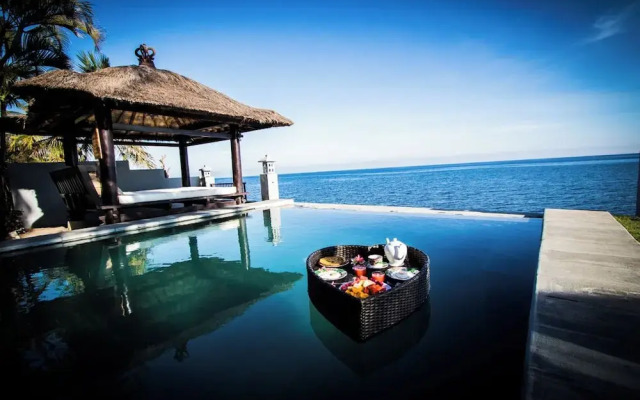 3 BR luxury beachfront with private pool