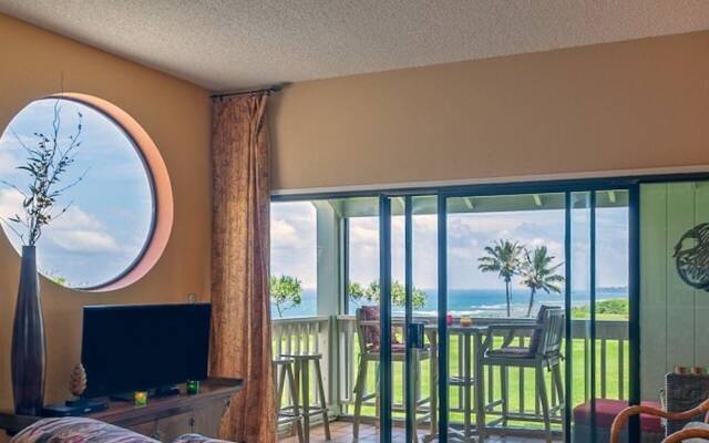 Kamahana 24 by RedAwning