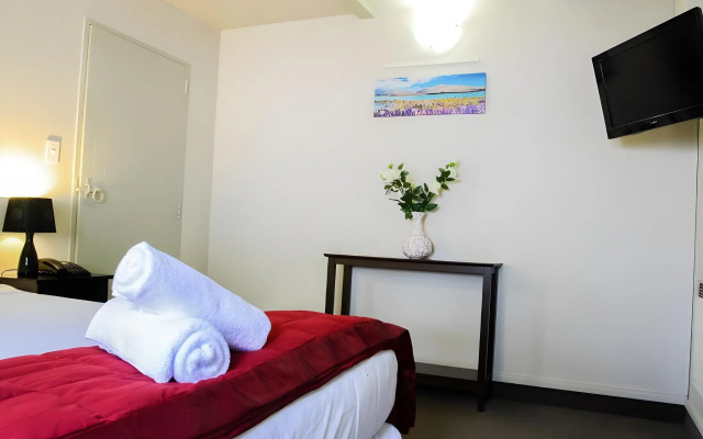 Camelot Motor Lodge