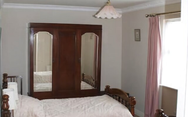 Moate Lodge
