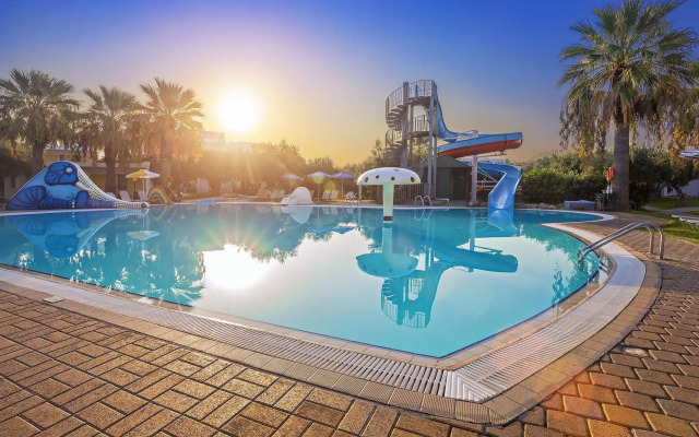 Alex Beach Hotel - Bungalows Hotel