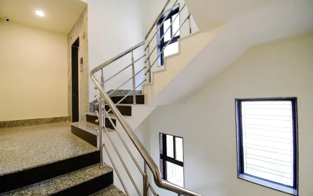 Fabhotel Moubani Residency