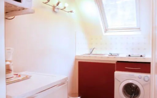 Lovely Marais Sudio with Mezzanine (94)