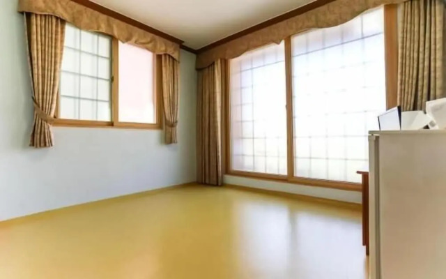 Naksan Crova Condotel