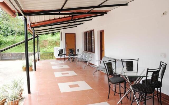 Family Estate Stay Near Murnad