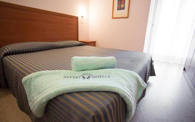 Hotel Everest