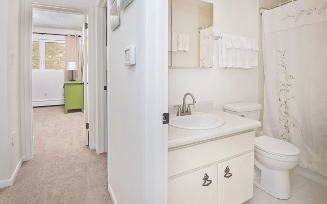 West Vail Riverfront Lodging, Colorado