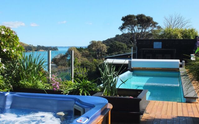 Le Chalet Waiheke Apartments