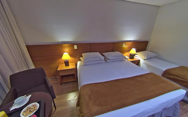 Shelton Hotel
