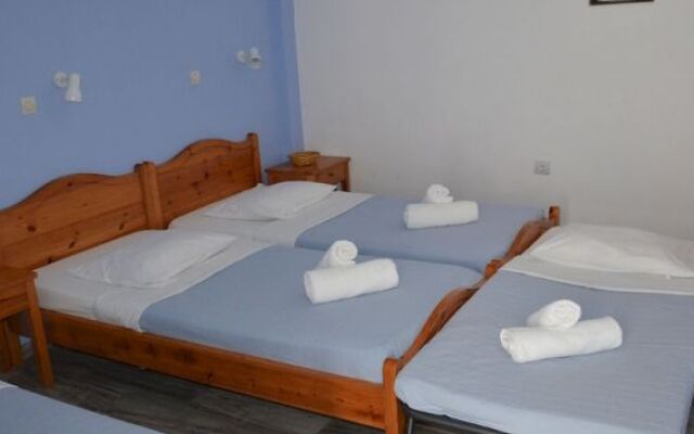 Summer Inn Parikia