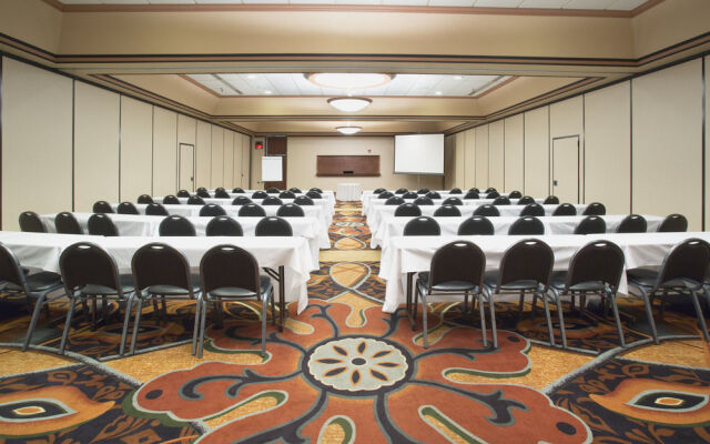 Holiday Inn Minot Riverside